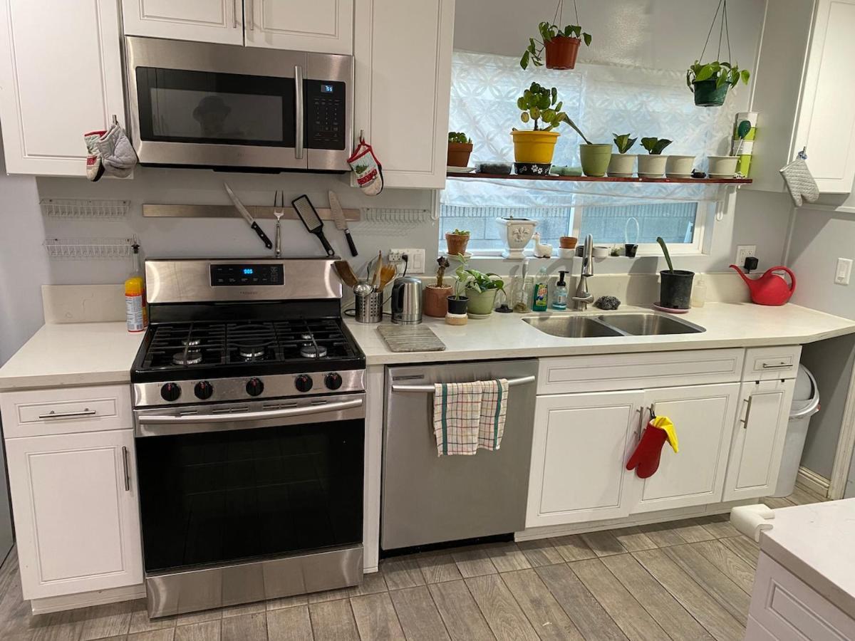 Private Room W/ Private Full Bathroom & Wifi & Ac & Shared Kitchen In Лос-Анджелес Екстер'єр фото
