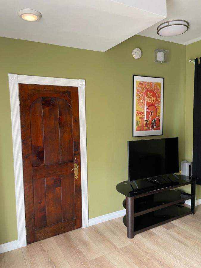 Private Room W/ Private Full Bathroom & Wifi & Ac & Shared Kitchen In Лос-Анджелес Екстер'єр фото