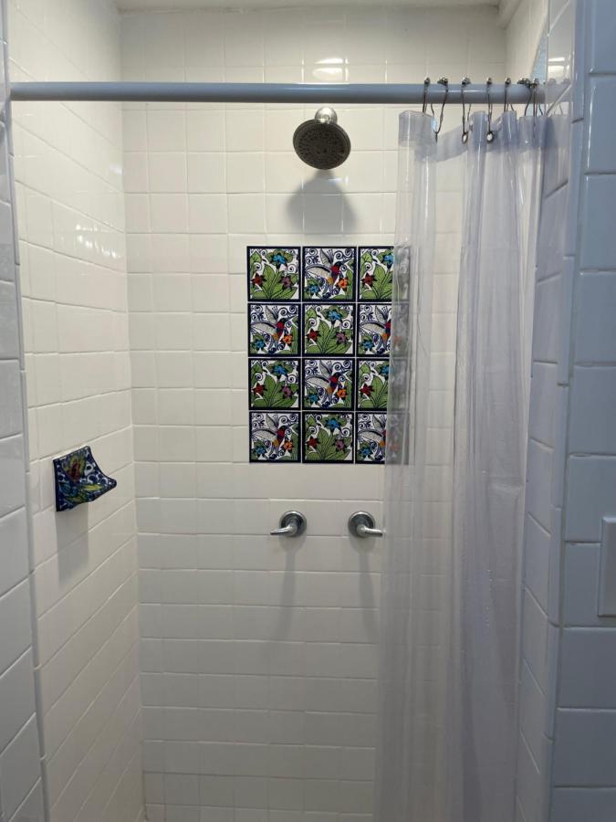 Private Room W/ Private Full Bathroom & Wifi & Ac & Shared Kitchen In Лос-Анджелес Екстер'єр фото