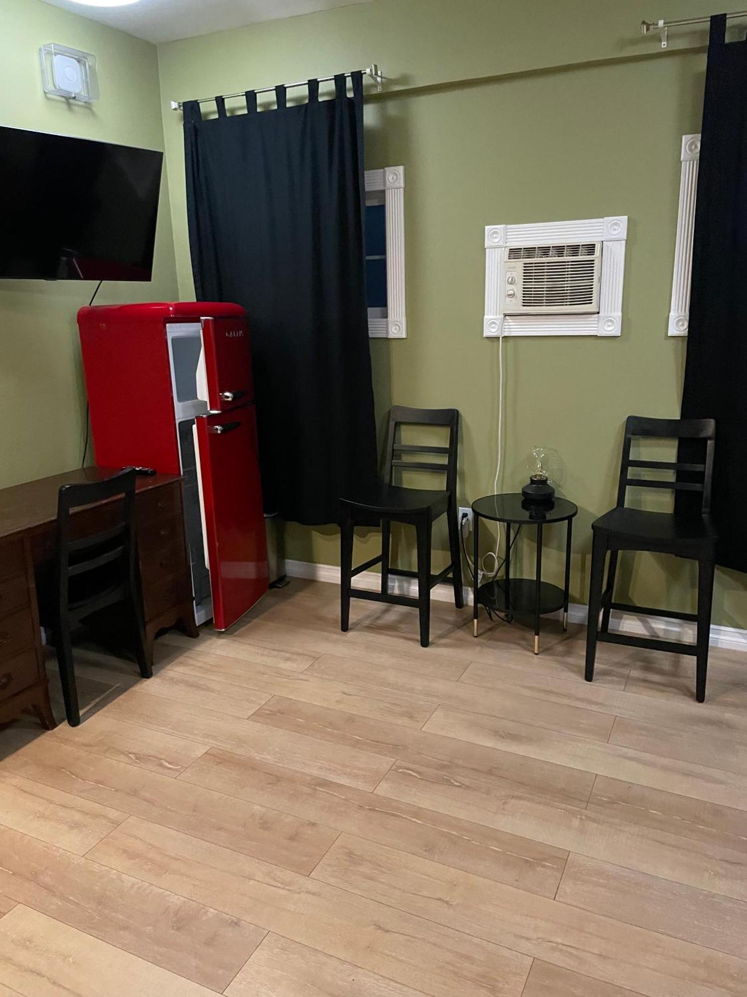 Private Room W/ Private Full Bathroom & Wifi & Ac & Shared Kitchen In Лос-Анджелес Екстер'єр фото