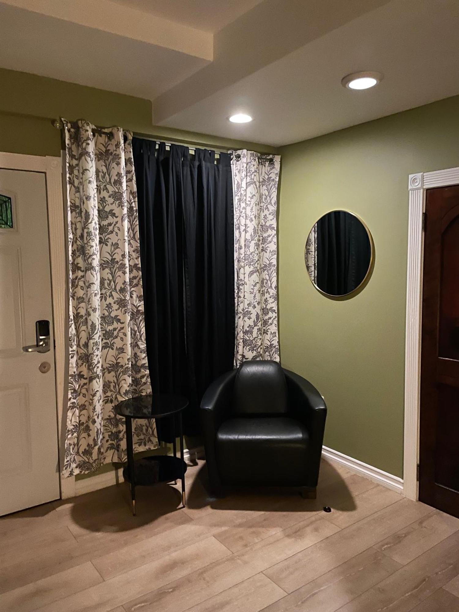 Private Room W/ Private Full Bathroom & Wifi & Ac & Shared Kitchen In Лос-Анджелес Екстер'єр фото